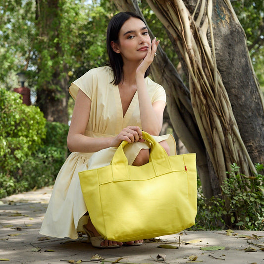 Malibu Tote: Yellow / 14 x 10.5 x 6 in