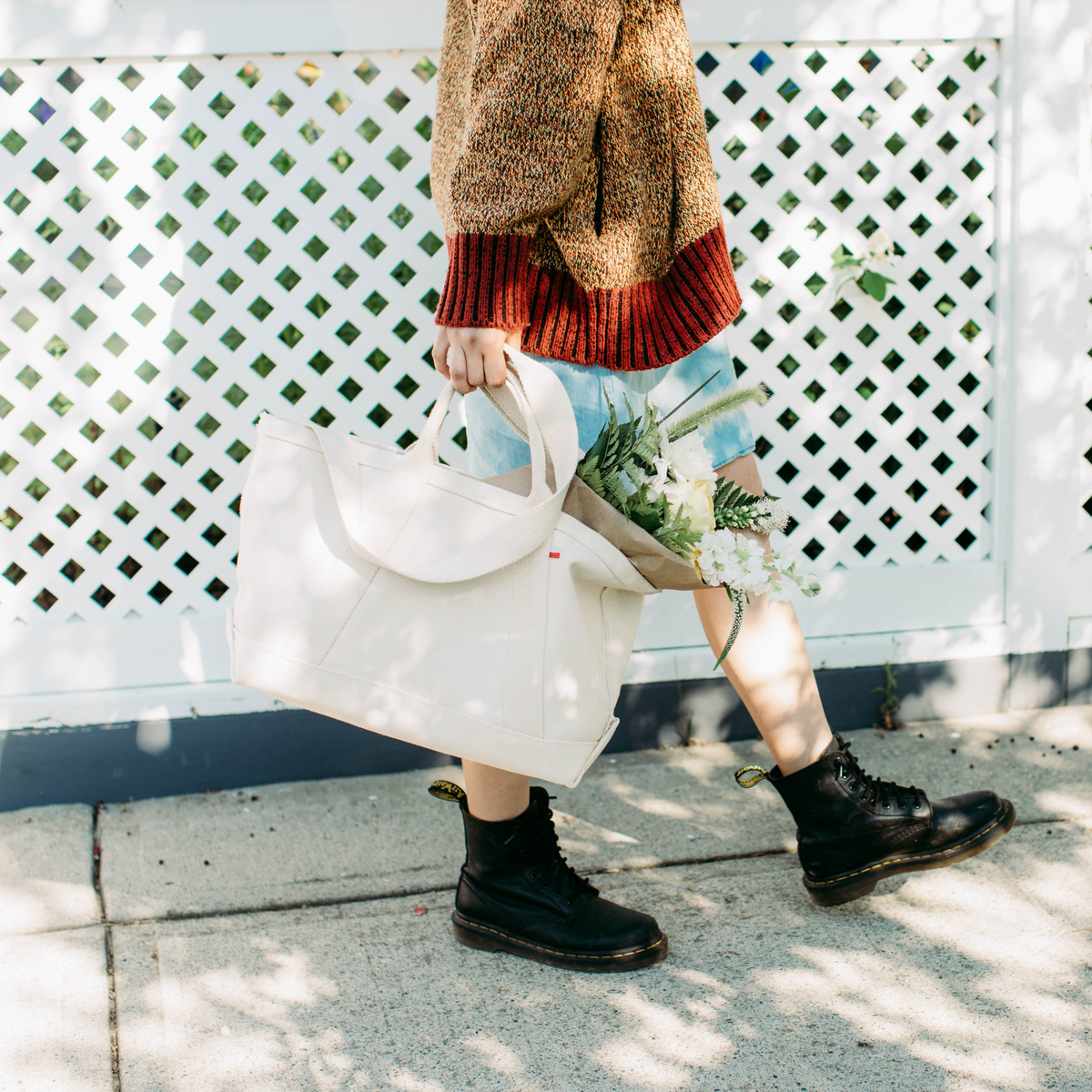 Utility Canvas Crossbody Tote: Natural